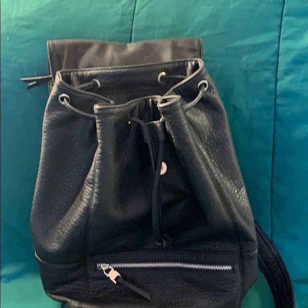 Drawstring flap top backpack - Picture 3 of 3